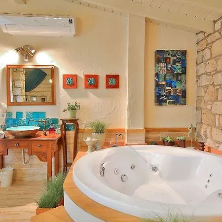 Cumbali Hotel